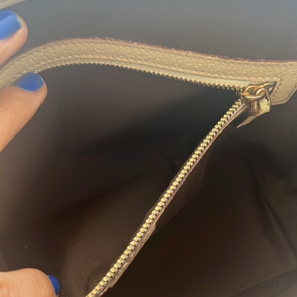 Gucci Cream Leather Handbag w/ Gold Charms- EUC - Picture 15 of 15